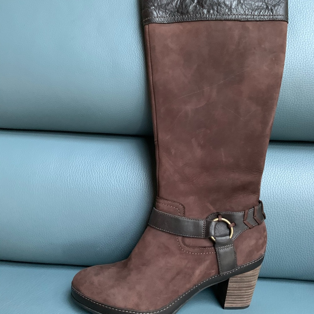 New leather Clarks tall boots, brown size 8
